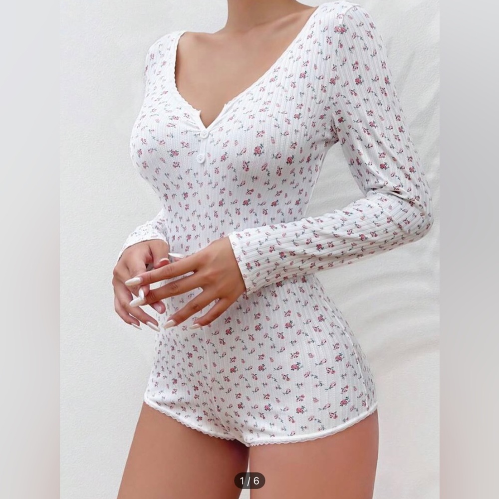 SHEIN Ditsy Floral Print Button Front Ribbed Knit Sleep Romper Size M